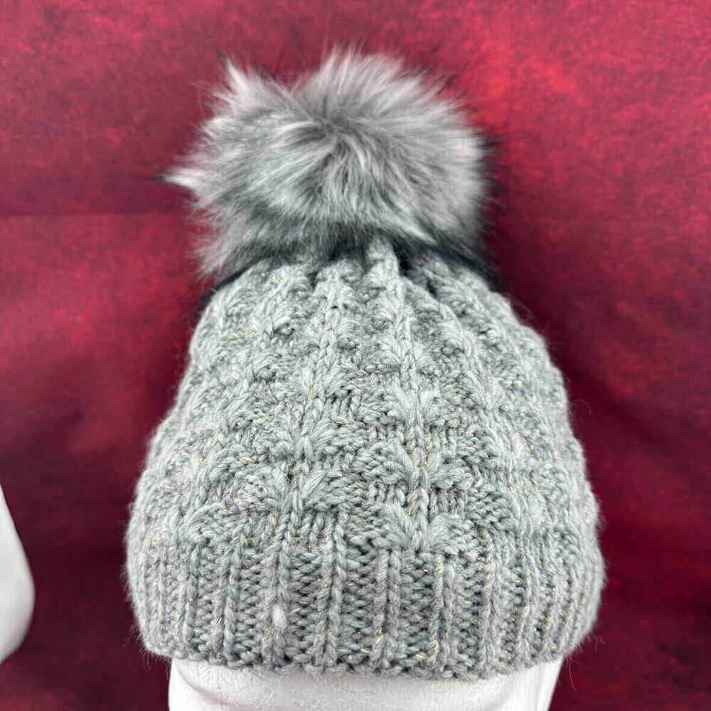 GRAY CABLE KNIT BEANIE WITH FAUX FUR POM POM - Picture 2 of 6